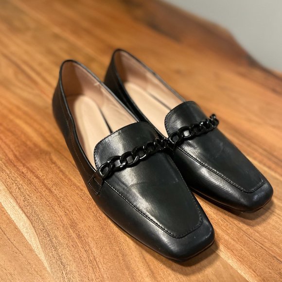 Flat Black Loafer with Chain - Picture 1 of 6